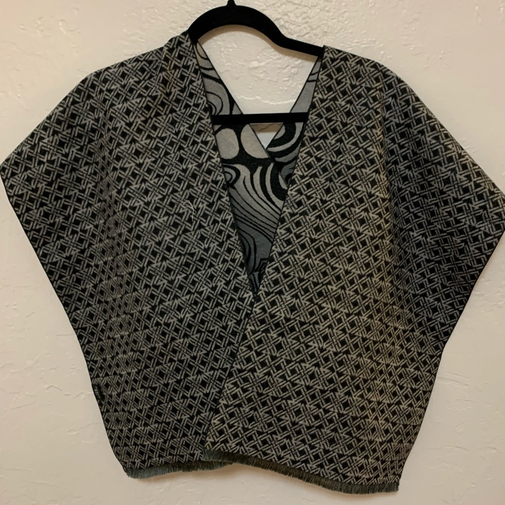Beautiful and Soft Patterned Wool Scarf